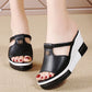 Cutout-plattform Slip-On Wedge-sandaler för kvinnor