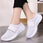 👟 50% RABATT NU!☁️ Dam Moln Komfort Slip-Ons – Andningsbart Nät & Anti-Halk Sula – Lättvikt Gå Skor – Mühelös Casual Sneakers 🚶‍♀️