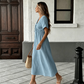 👗 50% RABATT NU! 🌸 Kvinnors Sommar V-ringad Knytfront Midi Klänning – Kejsarskuren, Flödande A-linje & Andningsbar Bomullsblandning ☀️