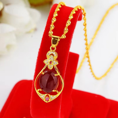 🔥50% RABATT NU!!🔥 Elegant halsband med droppformad fyrklöver