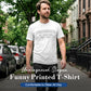 👕 50% RABATT! 😄 Rolig t-shirt med "Undiagnosed"-slogan – Kvick, mjuk & perfekt samtalsstartare – Bomullskvalitet, avslappnad passform – idealisk för vardag eller som gåva 🎤