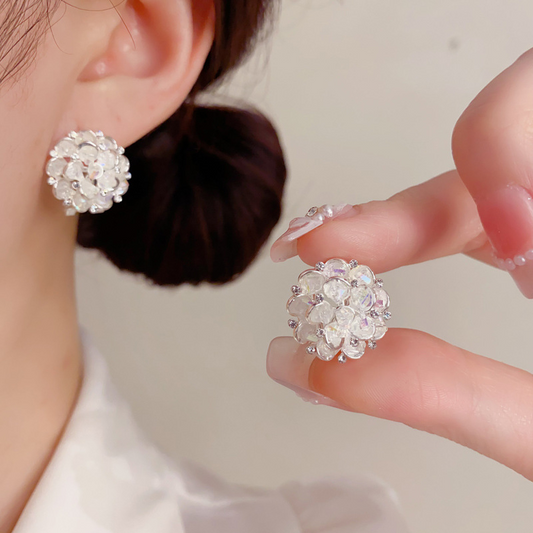 💎 50% RABATT NU! ✨ Eleganta Glittrande Örhängen med Blommotiv – Klassisk Design & Lätt Komfort – Perfekt för Vardag & Fest 🌸