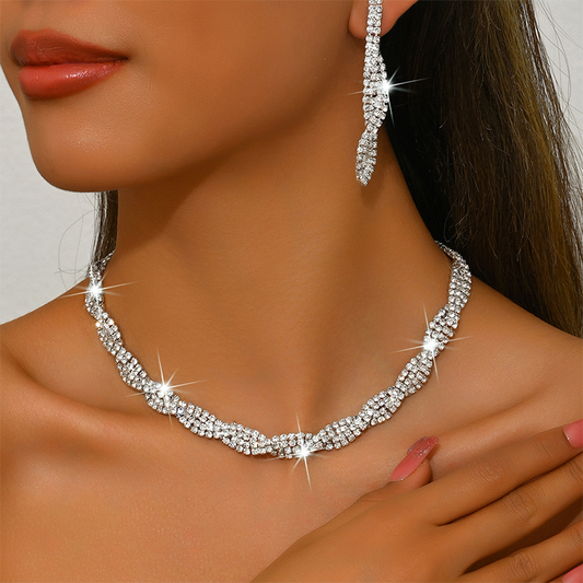 💎Set med halsband och örhängen med glittrande strass och klorformad kedja för kvinnor